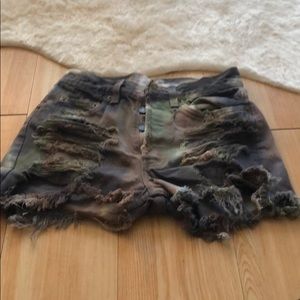 Levi tie dye shorts